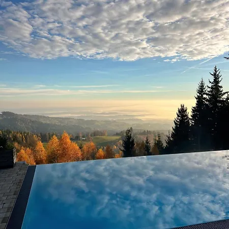 Schilcherland Suedsteiermark Trahutten
